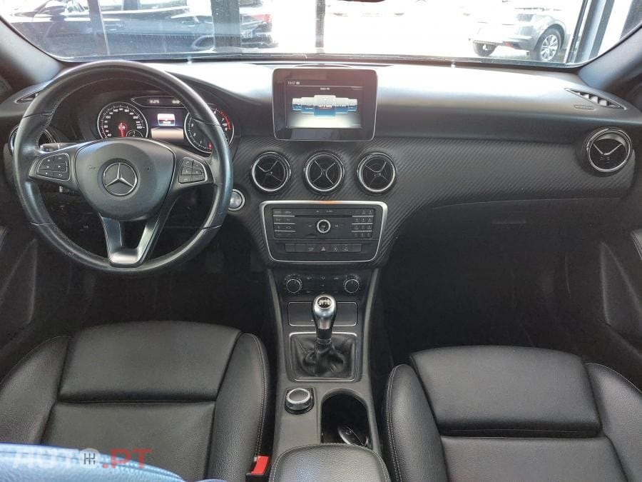 Mercedes-Benz GLA 180 Urban