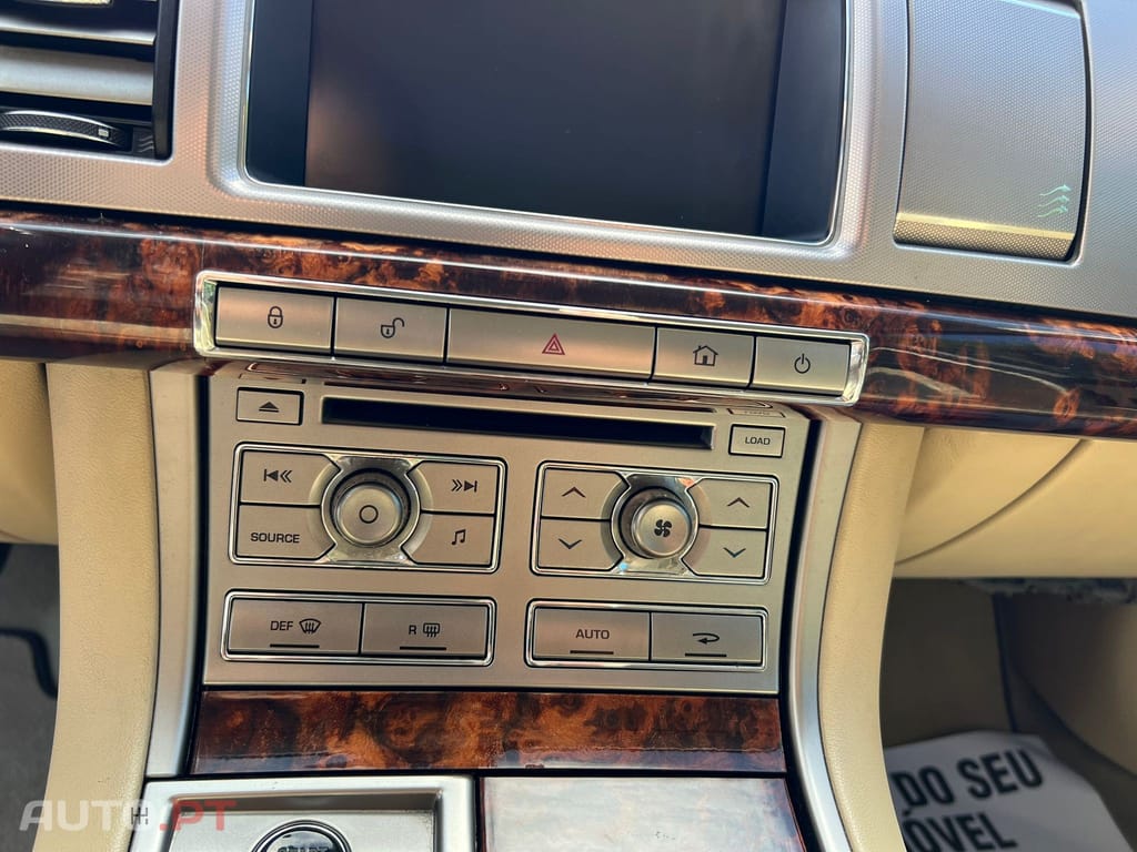 Jaguar XF 2.7 D V6 Luxury
