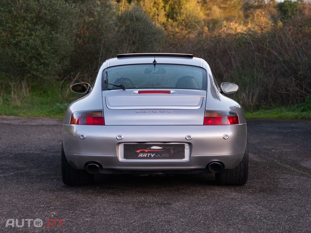 Porsche 996 Carrera 4 Coupé