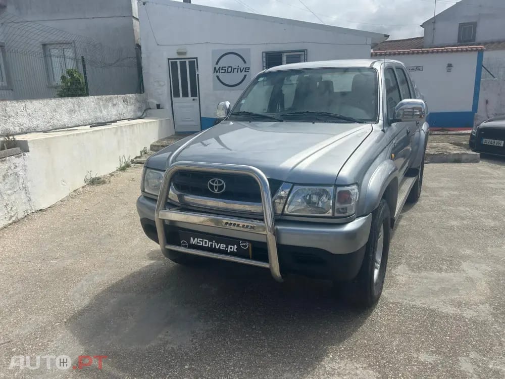 Toyota Hilux 2.5 D4-D Tracker