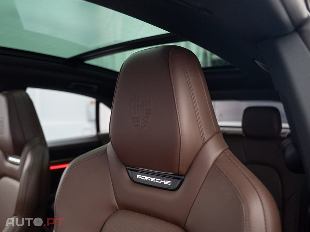 Porsche Macan Electric 4