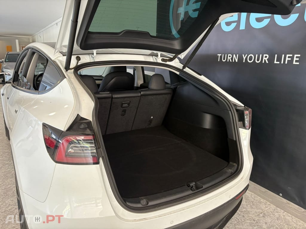Tesla Model Y Long Range Tração Integral