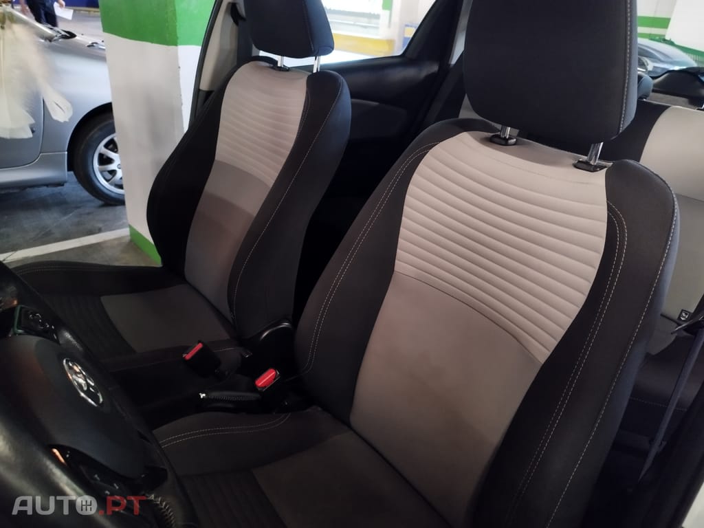 Toyota Yaris 1.5 Hybrid 101 CV