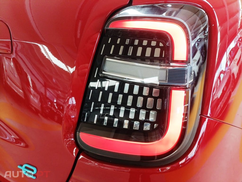 Fiat 600e 54 kWh (RED)