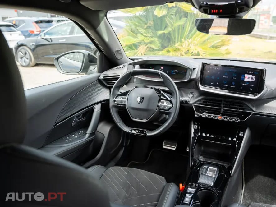 Peugeot E-2008 GT