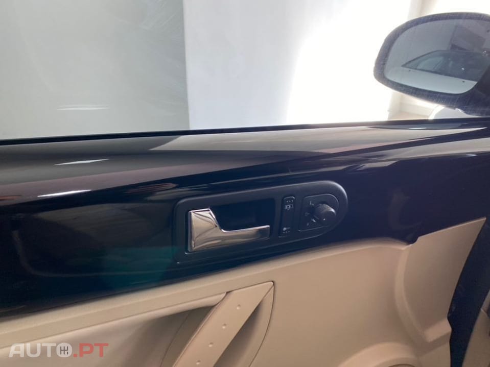 Volkswagen New Beetle Cabriolet 1.4 Top Couro