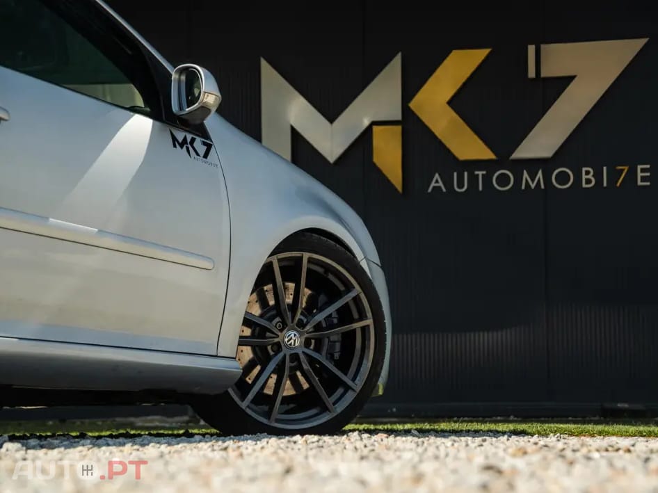 Volkswagen Golf 3.2 R32 4Motion DSG