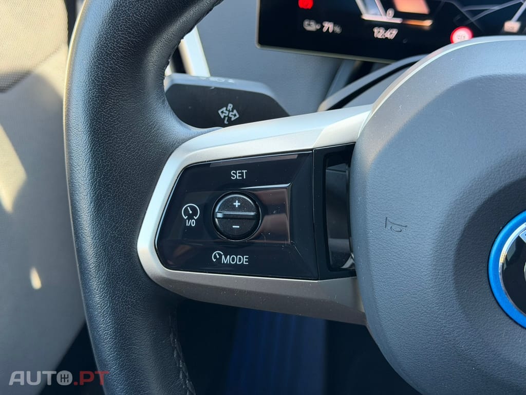 BMW iX xDrive 40 Pack Desportivo