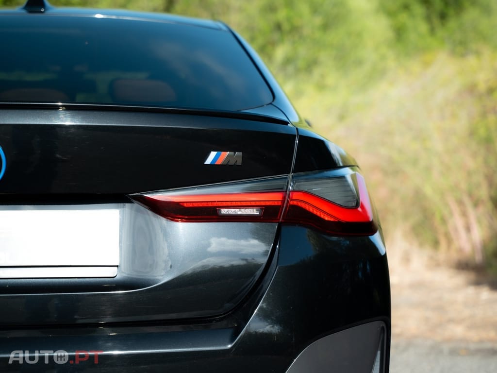 BMW i4 eDrive40 Pack Desportivo M Pro