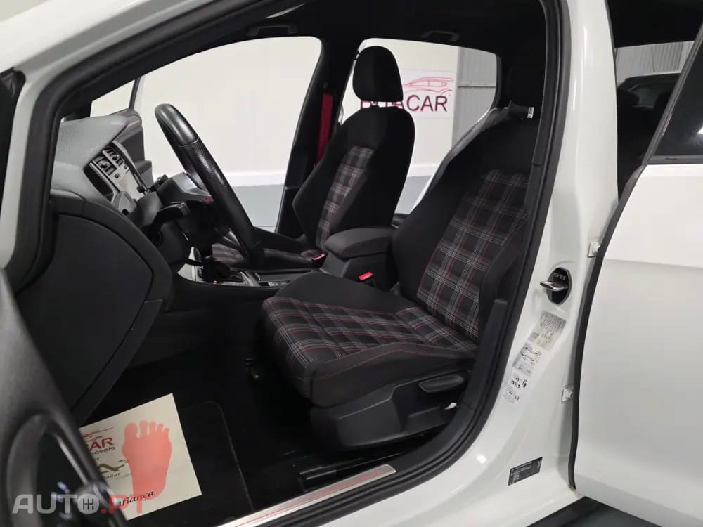 Volkswagen Golf 2.0 TSI GTI DSG Performance