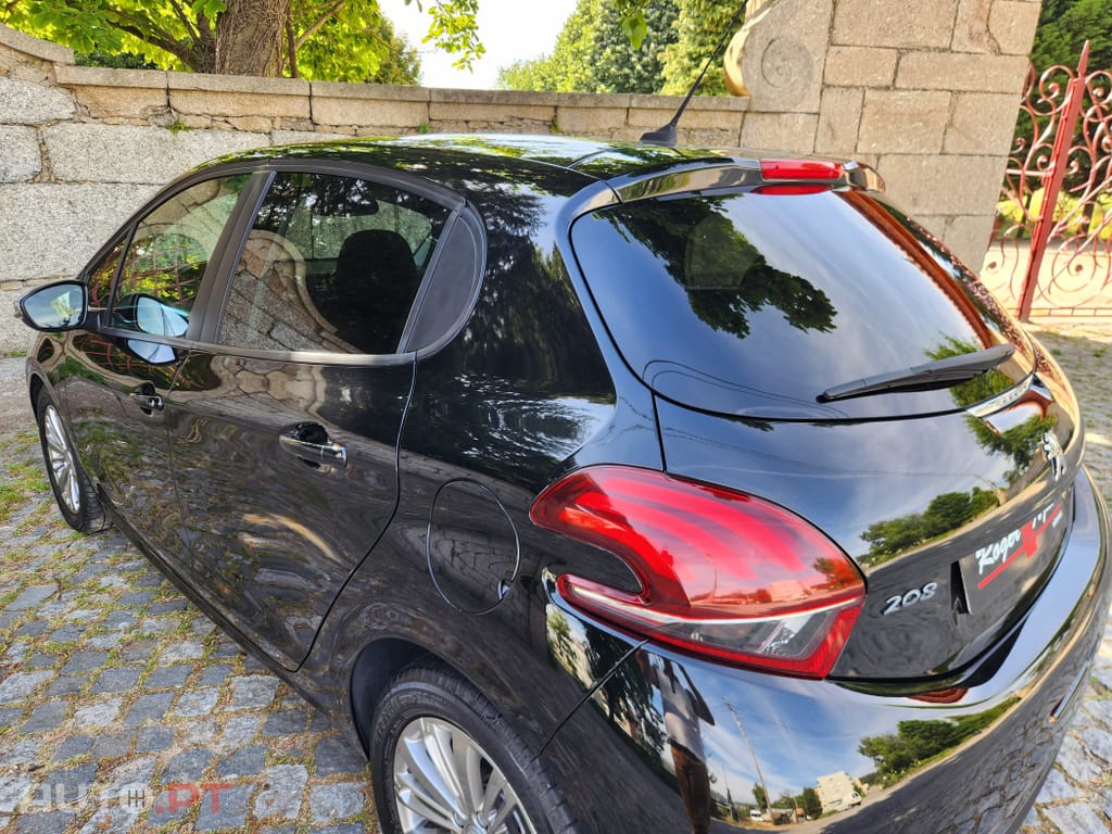 Peugeot 208 1.5 BlueHDi Signature
