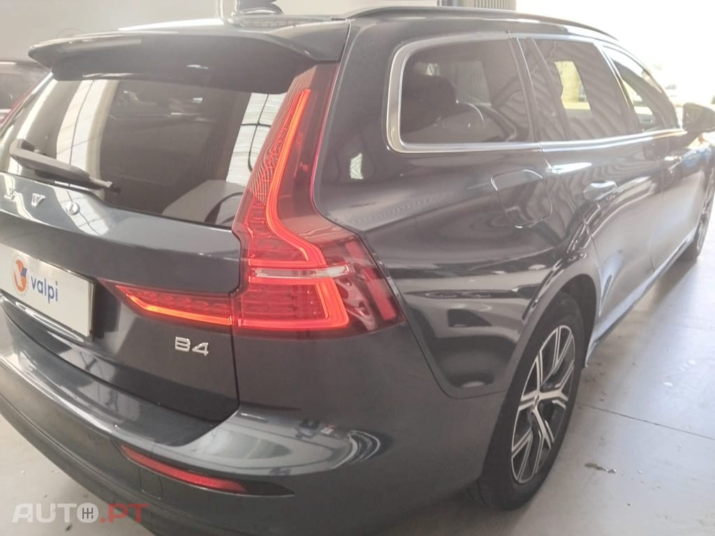 Volvo V60 2.0 B4 Momentum Plus Geartronic