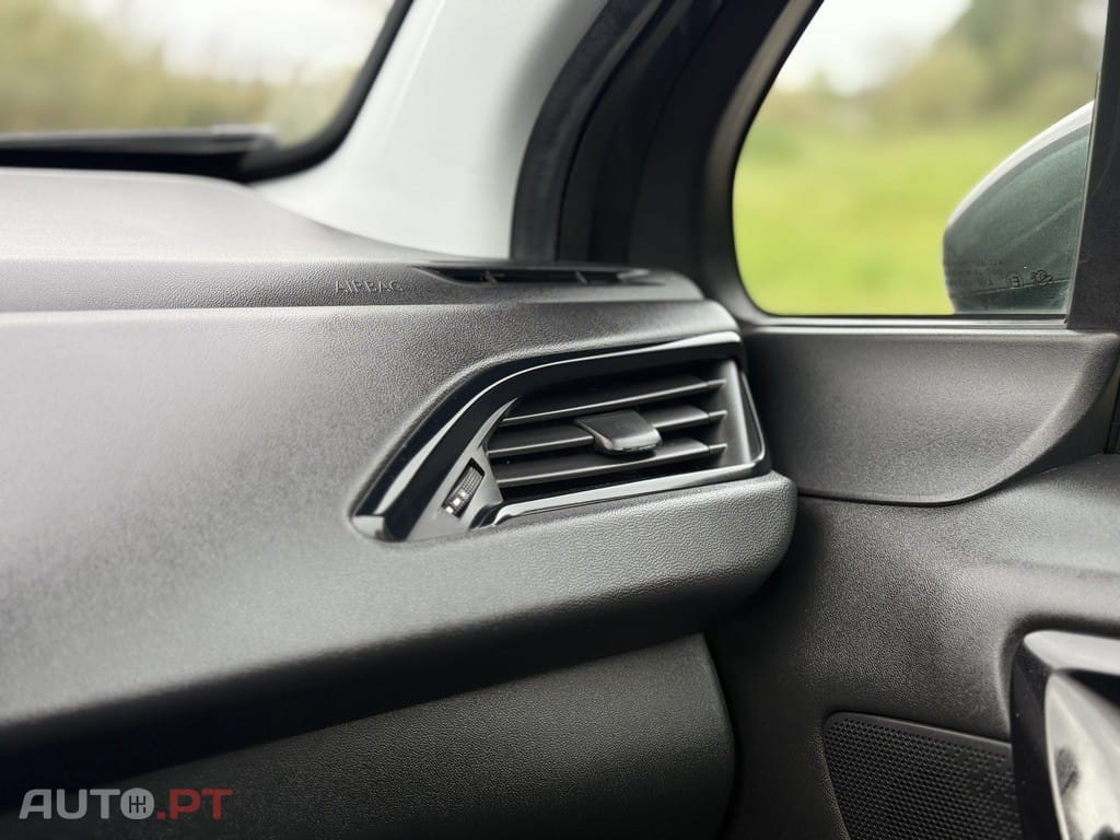 Peugeot 208 1.5 BlueHDi Signature