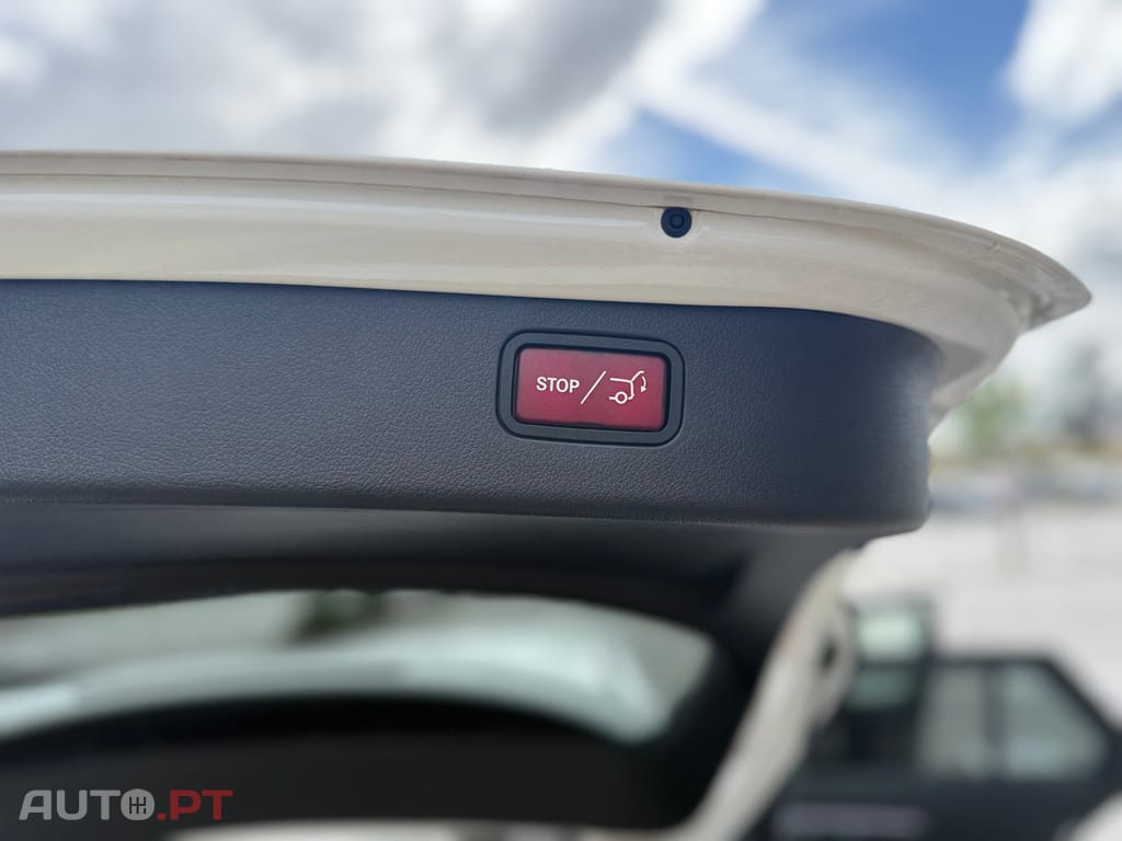 Mercedes-Benz C 300 Híbrido Plu In  Pack Night