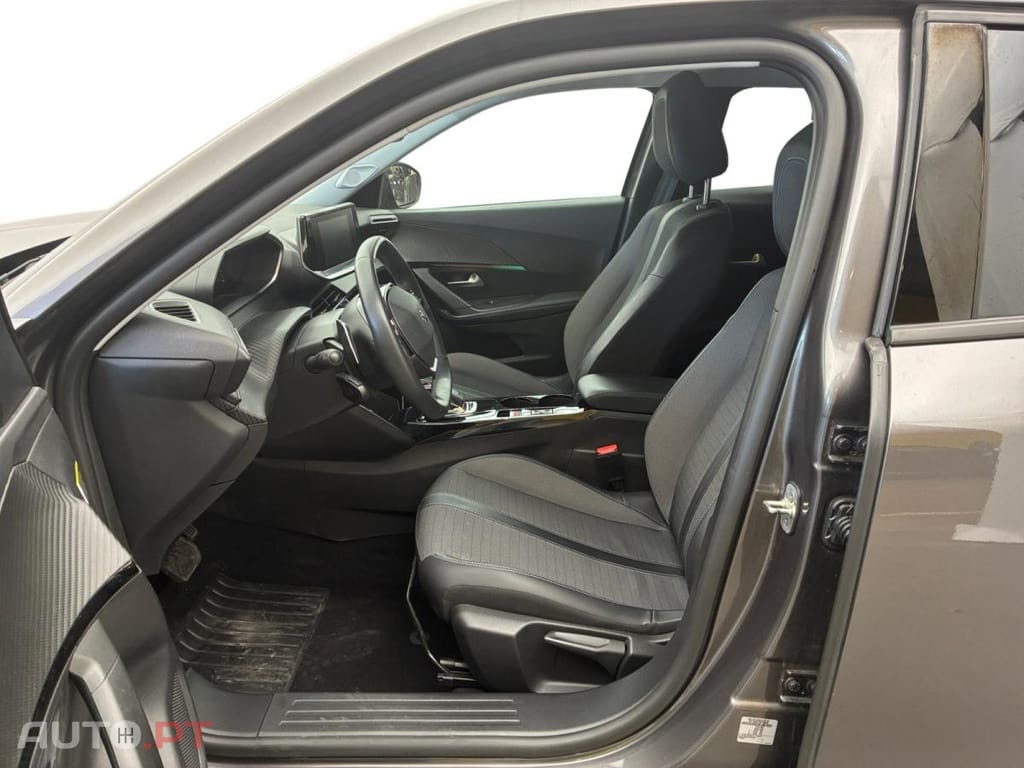 Peugeot 2008 1.2 PureTech Allure EAT8