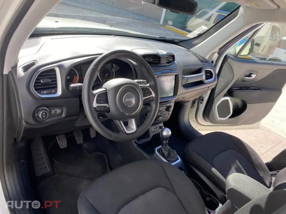 Jeep Renegade 1.6 MJD Sport — fotografia 13