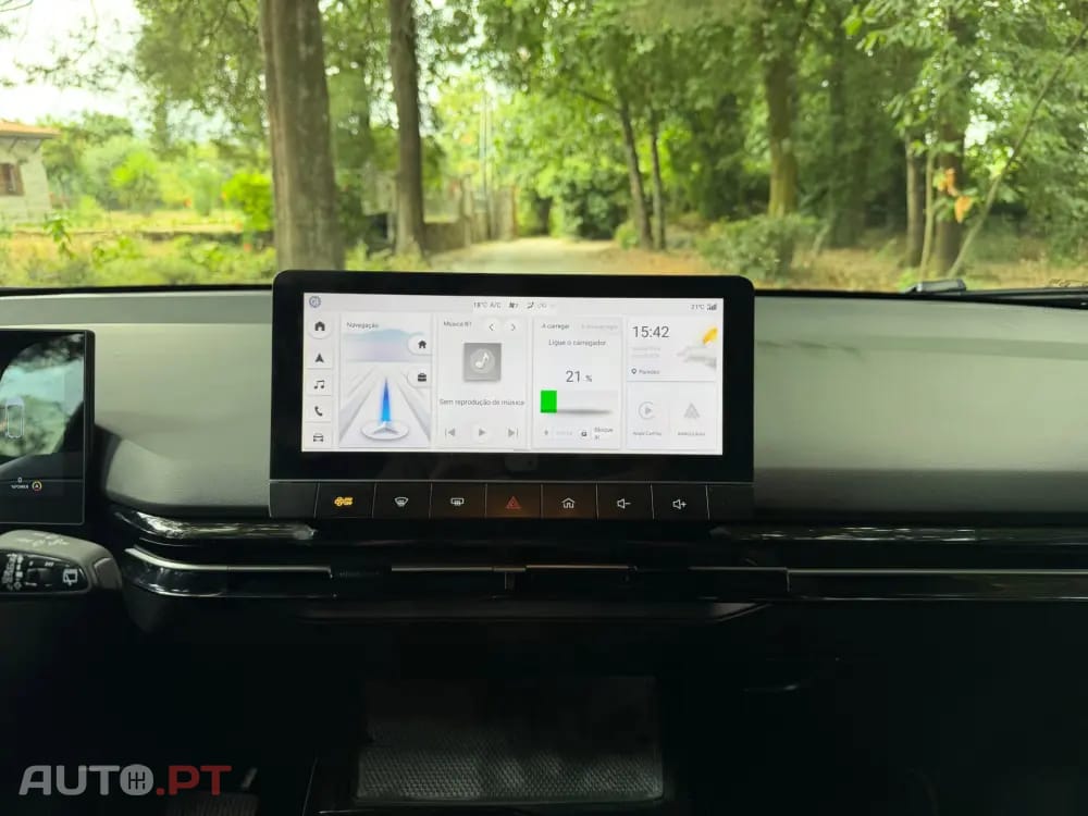MG MG4 77 kWh Extended Range Luxury