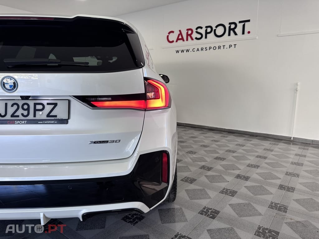 BMW iX1 xDrive30 Pack Desportivo M Pro