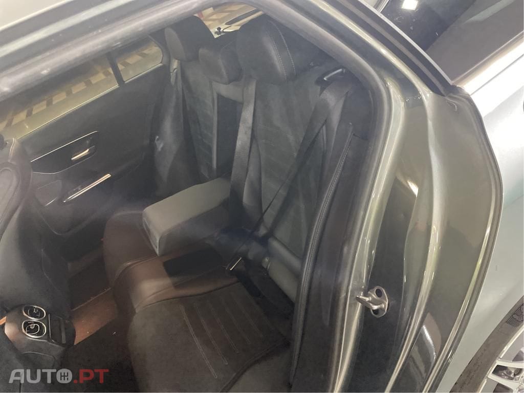 Mercedes-Benz C 300 e AMG Line