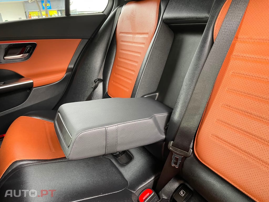Mercedes-Benz C 300 e AMG Line