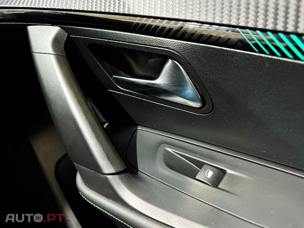 Peugeot E-2008 50 kWh Allure Pack