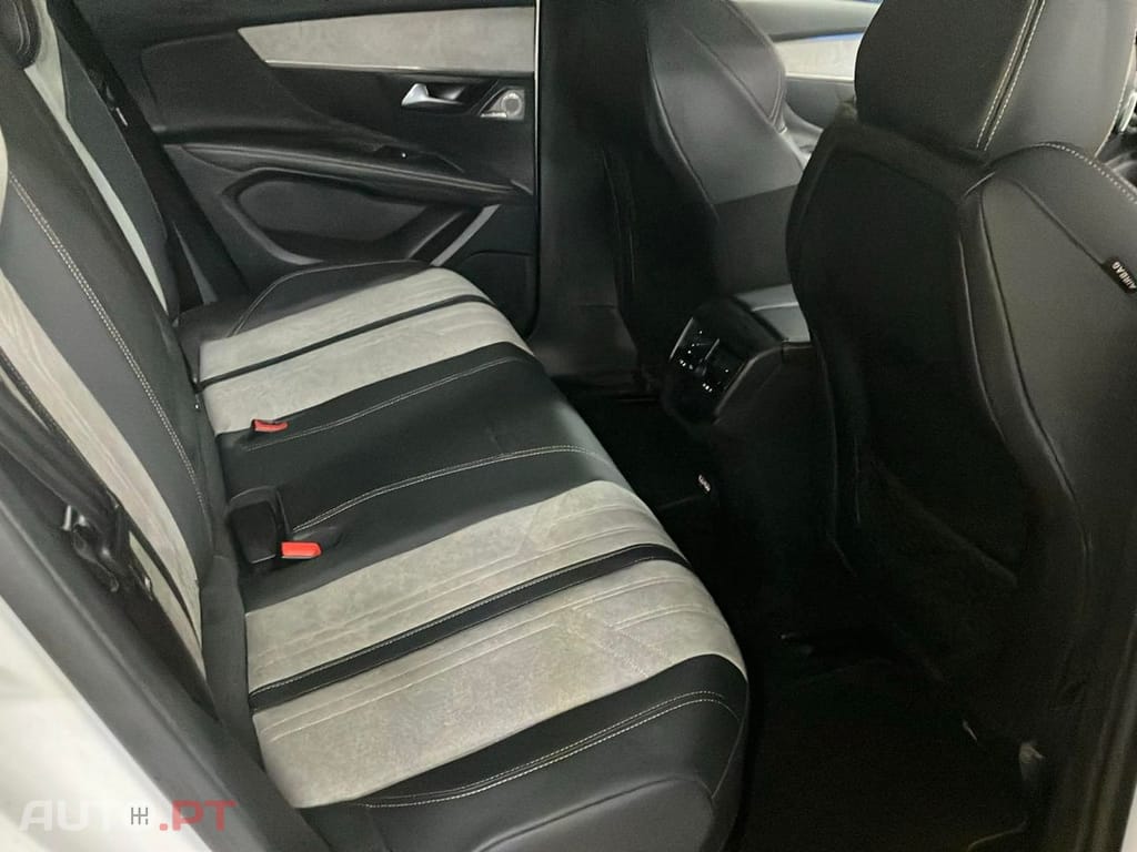 Peugeot 3008 1.6 Hybrid4 GT Pack e-EAT8