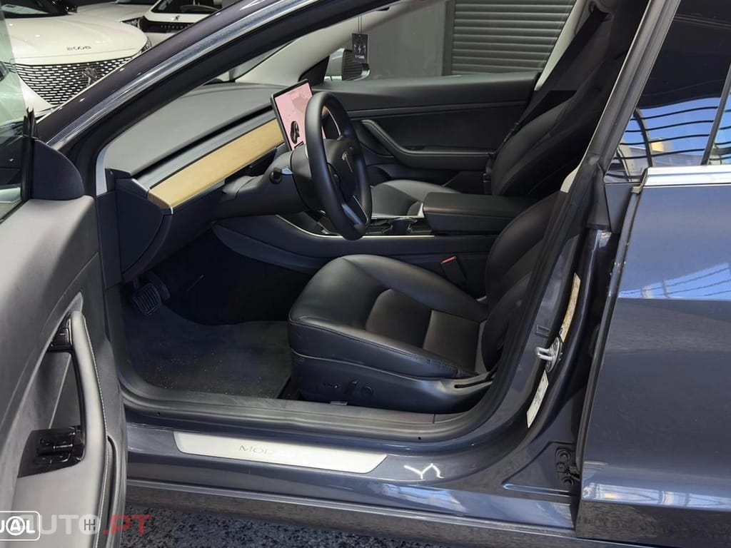 Tesla Model 3 Standard Range Plus RWD