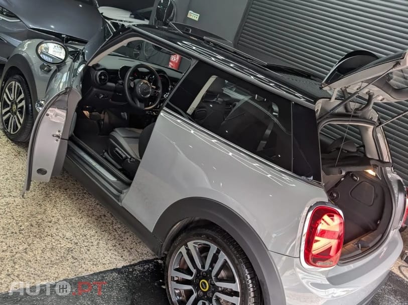 MINI Cooper Cooper SE Premium Extra Essential