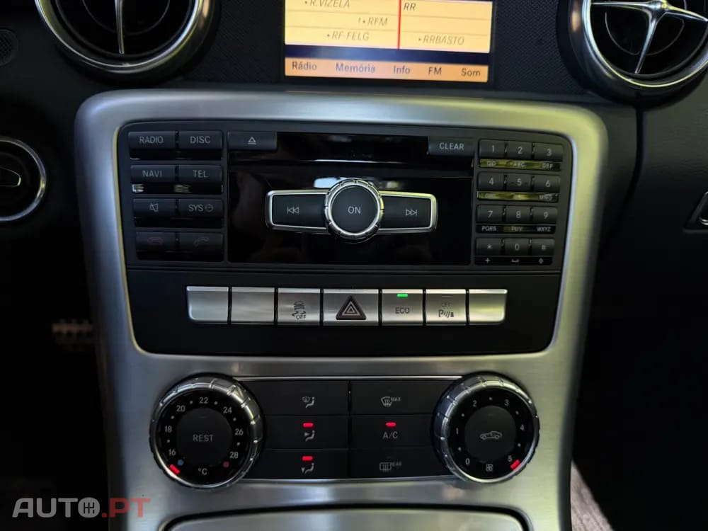 Mercedes-Benz SLK 200 Outro