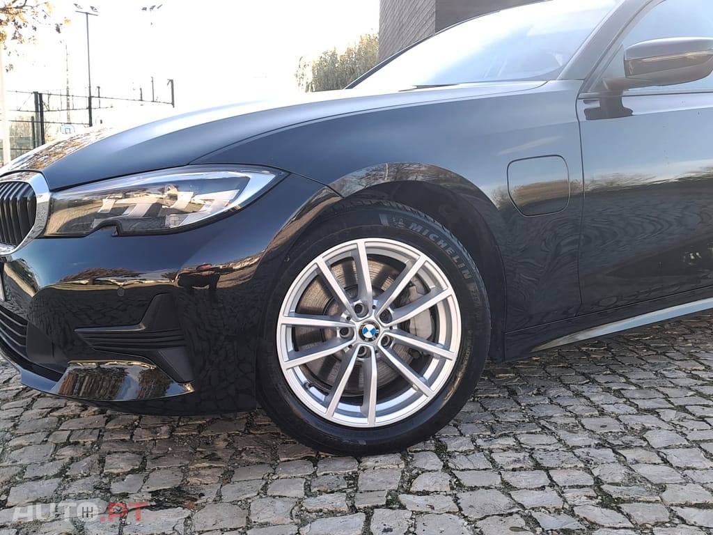 BMW 330 330 e AUTO