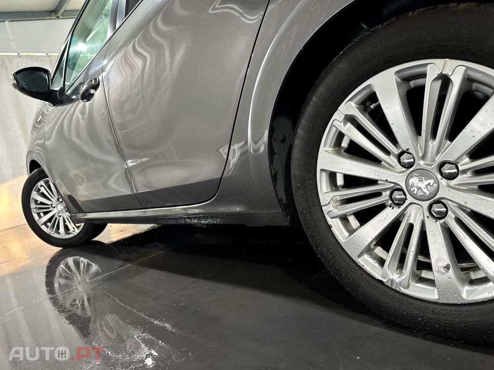 Peugeot 208 1.2 PureTech Allure