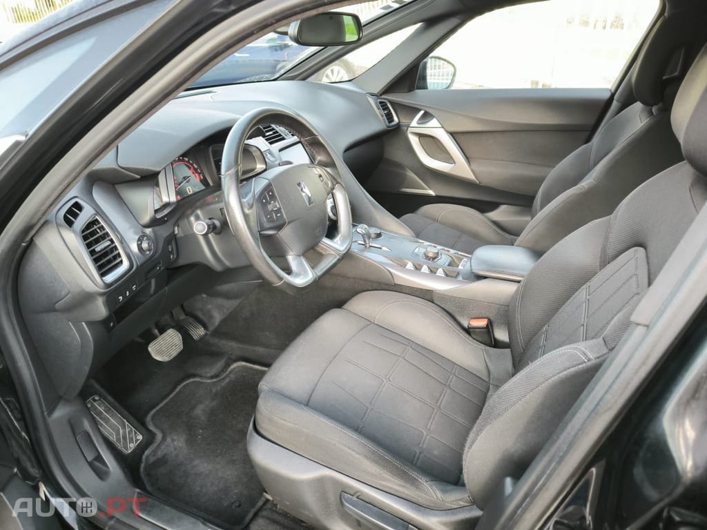 Citroen DS5 2.0 HDi Hy4 So Chic CMP6 88g