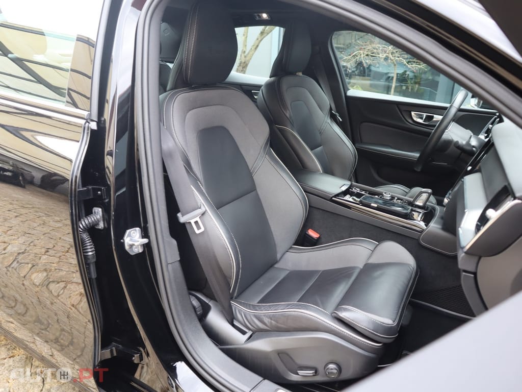 Volvo S60 2.0 T8 PHEV R-Design AWD