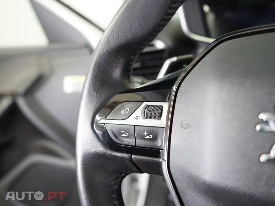 Peugeot 2008 1.2 PureTech Allure Pack EAT8