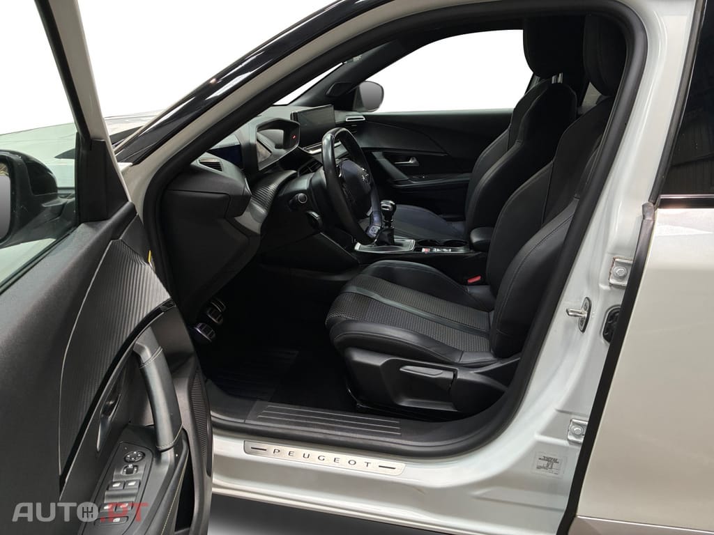 Peugeot 2008 1.2 PureTech GT