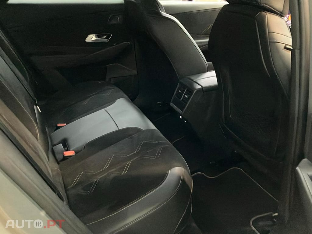 DS DS7 Crossback E-Tense Performance Line+ EAT8