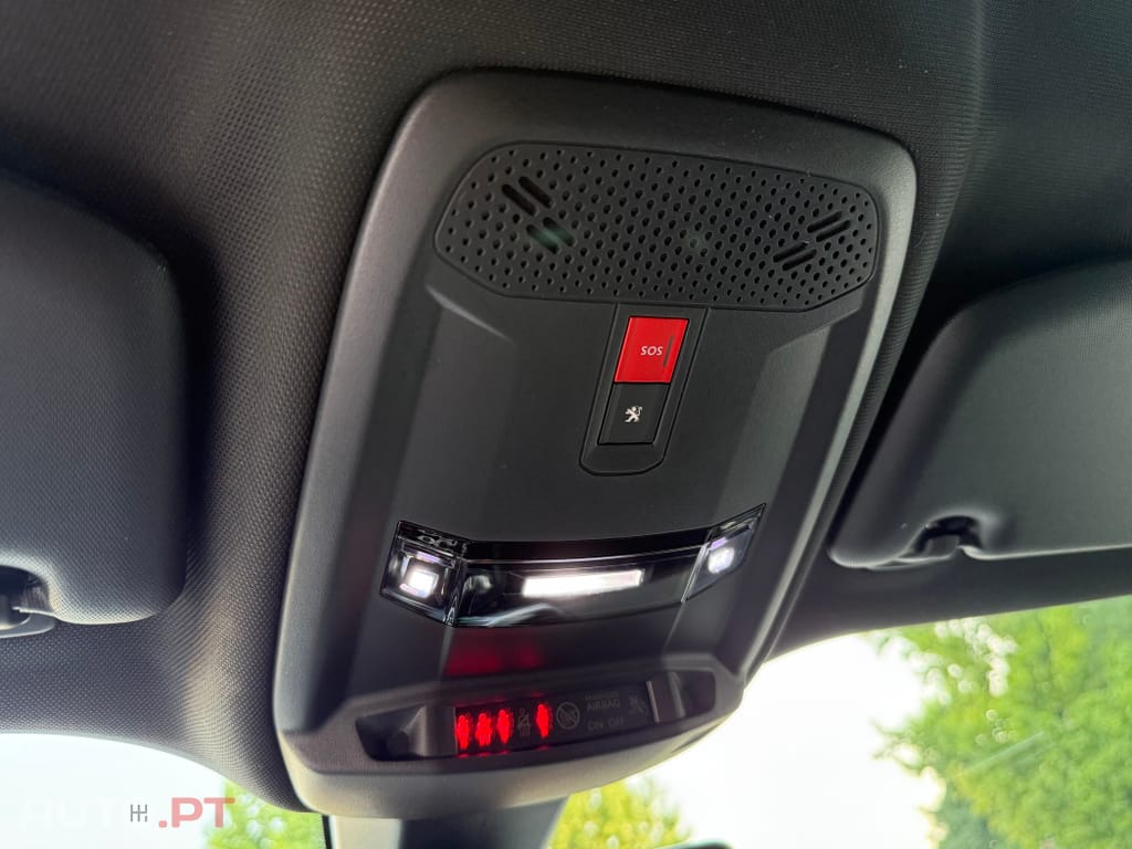 Peugeot 2008 PureTech 155 EAT8 GT