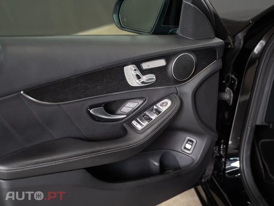 Mercedes-Benz C 300 e AMG Line