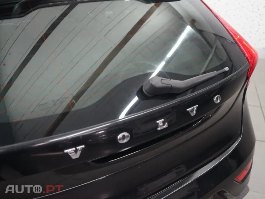 Volvo V40 1.6 D2 R-Design Momentum
