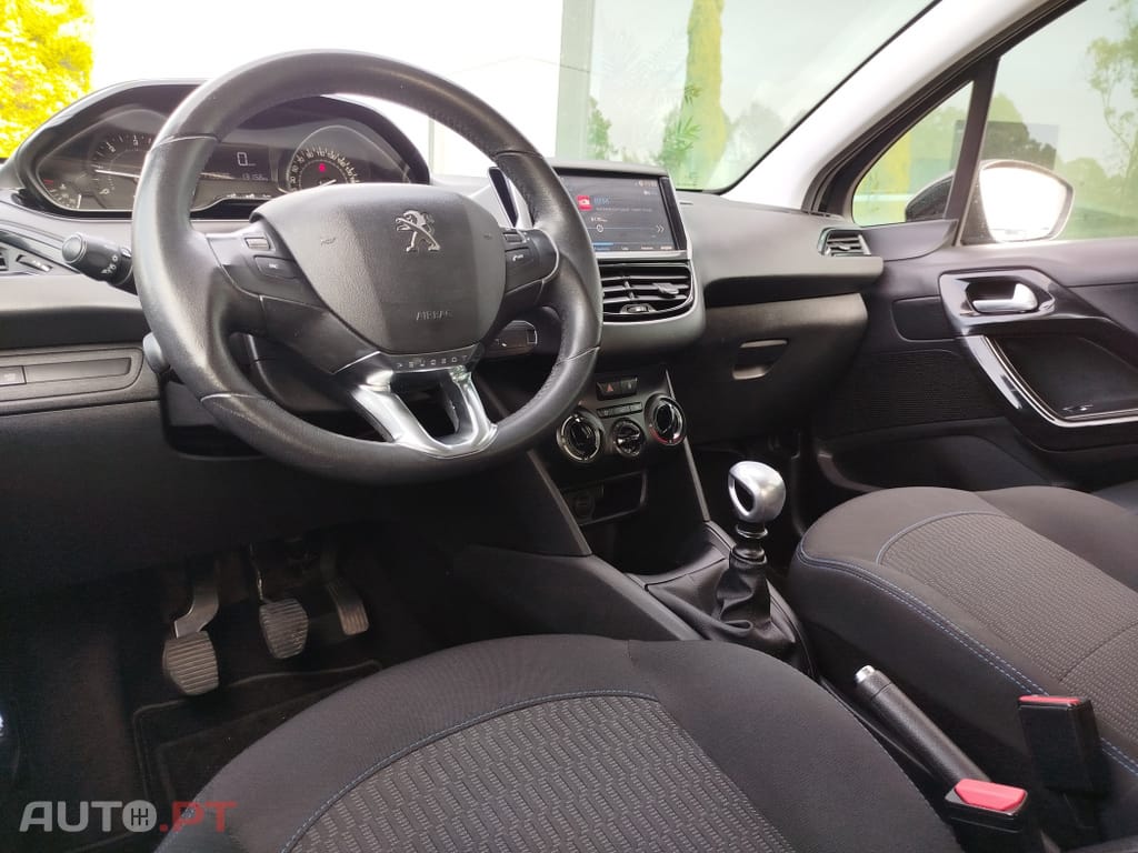 Peugeot 208 1.5 BlueHDi Signature