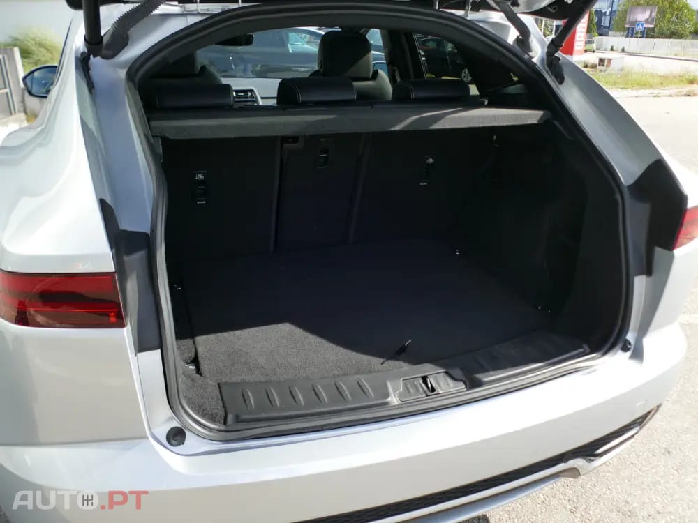 Jaguar E-Pace 1.5 P300e R-Dynamic HSE AWD Aut.