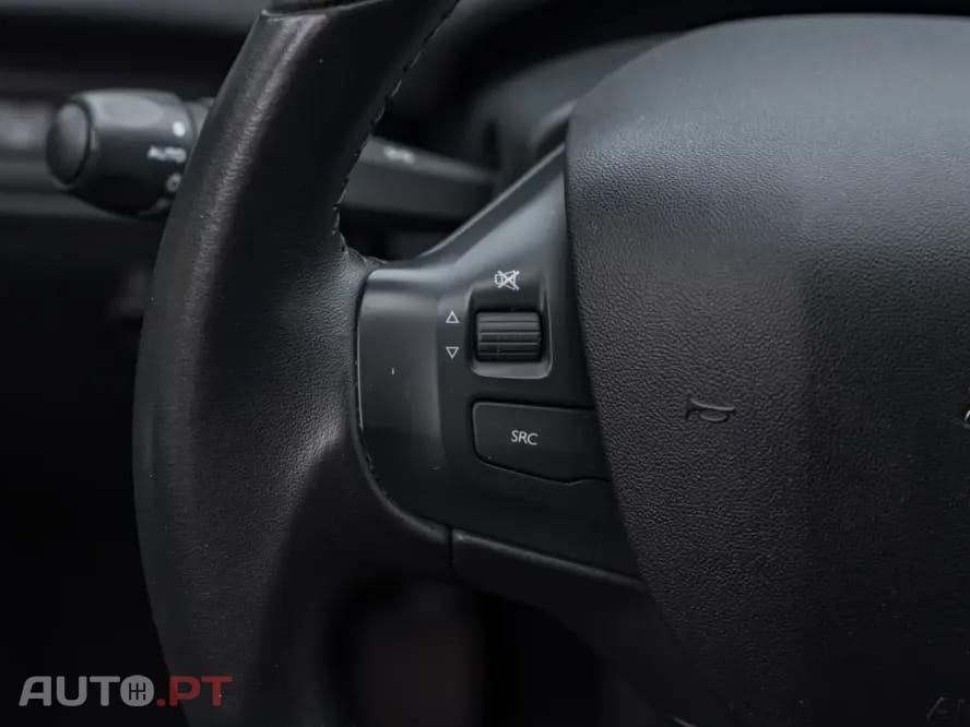Peugeot 208 1.2 PureTech Signature