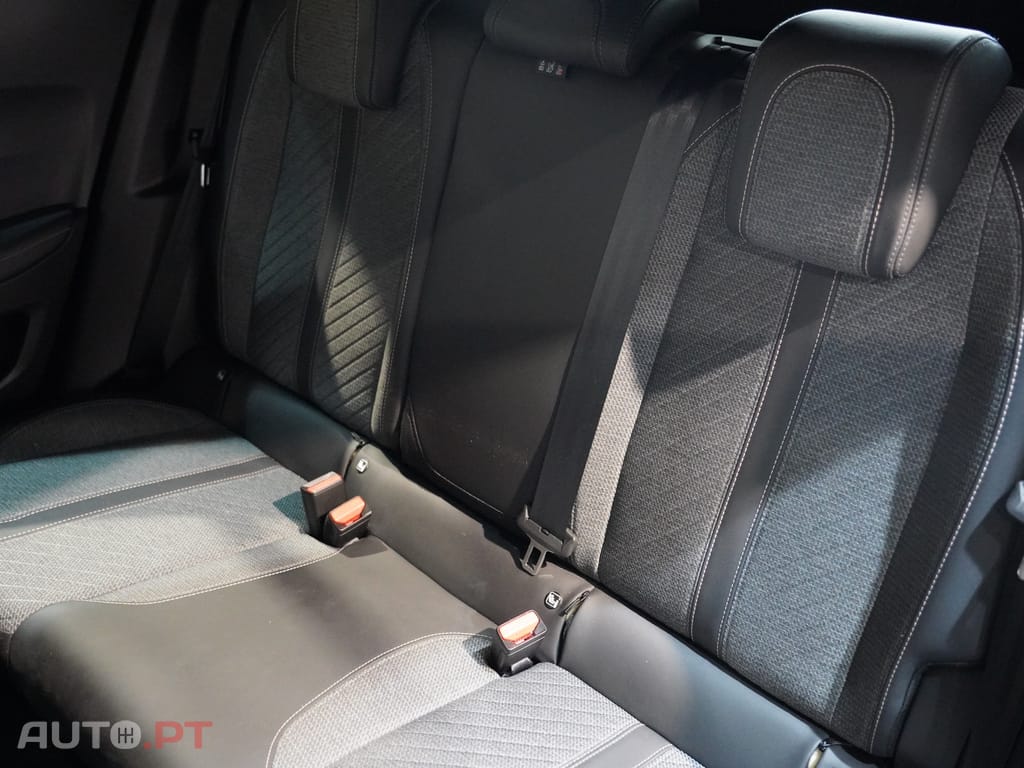 Peugeot 2008 1.2 PureTech Allure