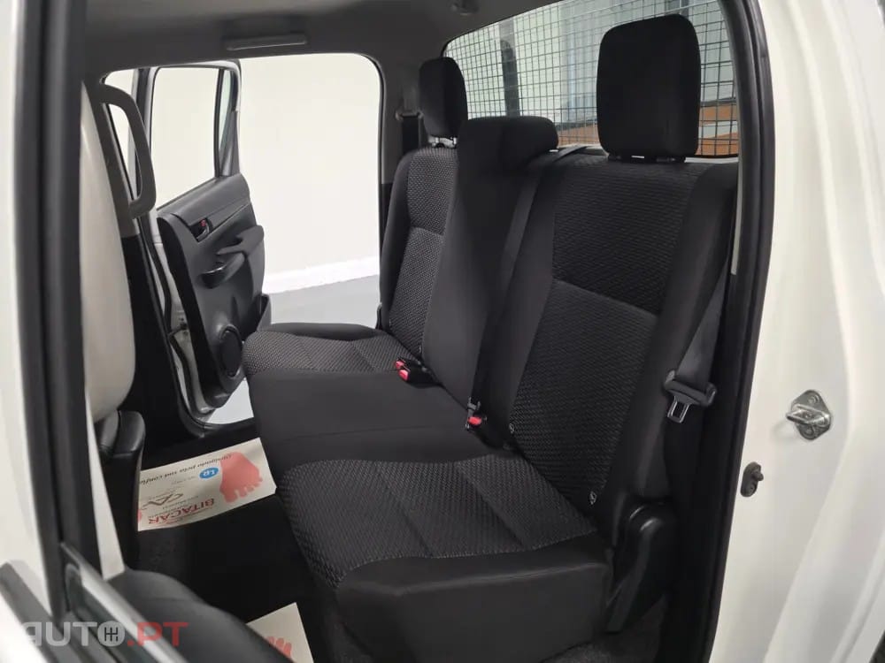 Toyota Hilux 2.4 D-4D 4WD CD CH