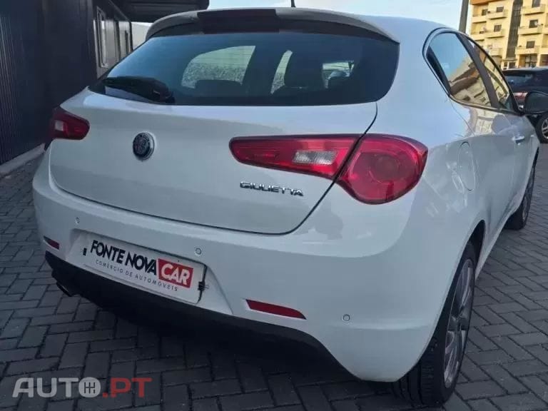 Alfa Romeo Giulietta 1.6 JTDM Sport — fotografia 8