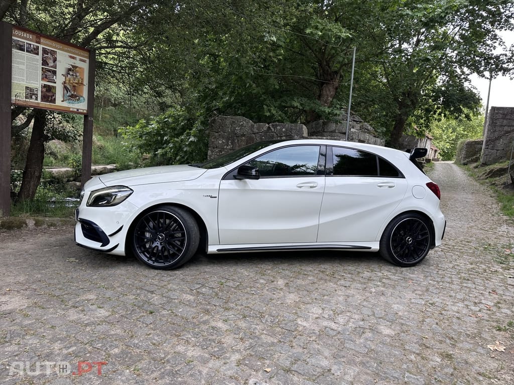 Mercedes-Benz A 45 AMG 4Matic Speedshift 7G-DCT