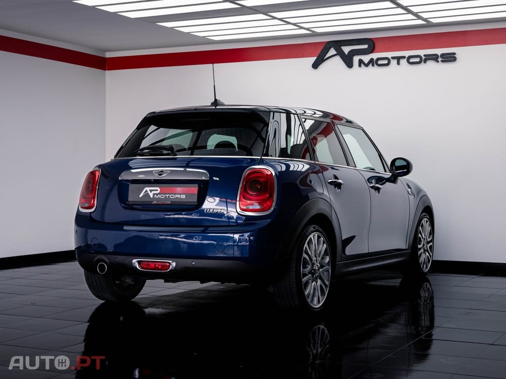 MINI Cooper Cooper D Auto