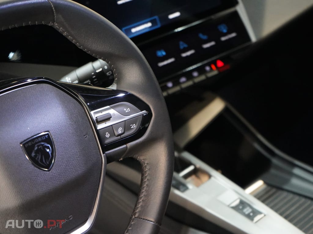 Peugeot 308 1.2 PureTech Allure EAT8