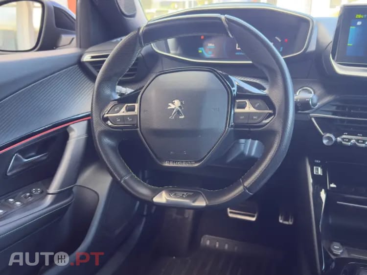 Peugeot E-2008 50 kWh GT