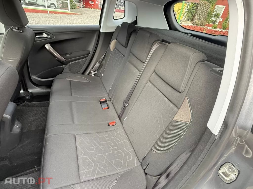 Peugeot 2008 1.2 PureTech Style
